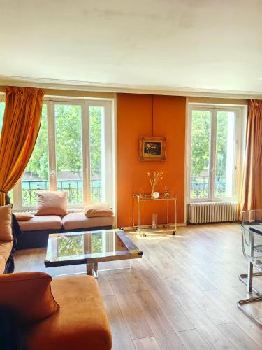 Beautiful Apartment Eiffel Tower