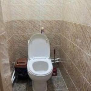 Bilik mandi di Milikbek Dodikhudo