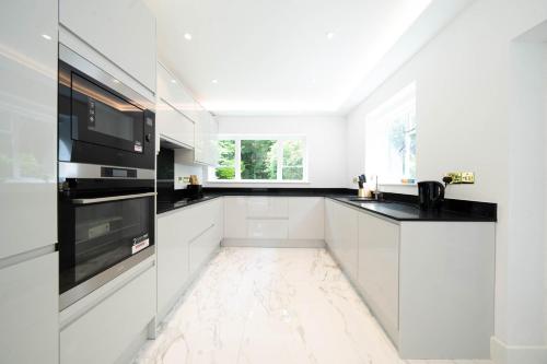 Gallery image of House on the Hill in Harrow on the Hill