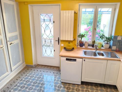 Photo de la galerie de l'établissement Charmante Briarde simple et de bon goût, avec Terrasse et Jardin - 4 à10 personnes, à Villiers-sur-Morin