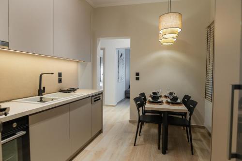 Ellis Luxury Apartment