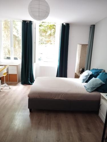 Studio sur cour, Centre-ville