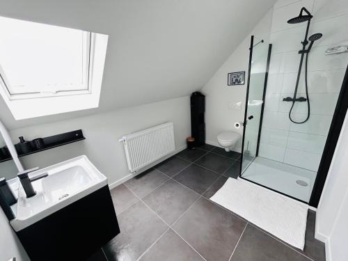 Bilik mandi di Woning in Schoten, Antwerpen