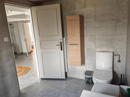 Ένα μπάνιο στο Appartement " Le Chardonneret "