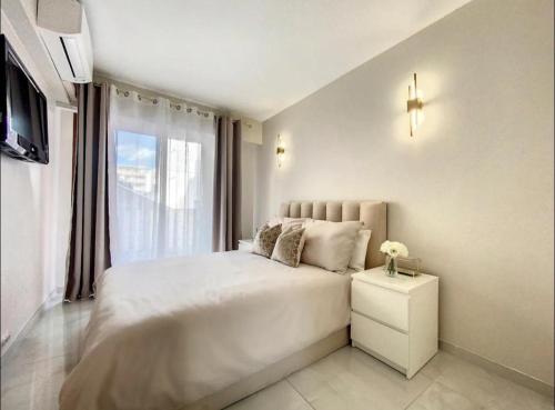 Modern flat Cannes Center