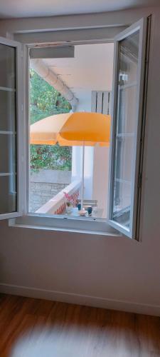 Studio balcon, intra muros, climatisé avec Wifi