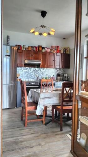 Η κουζίνα ή μικρή κουζίνα στο La maison de P I M P I N