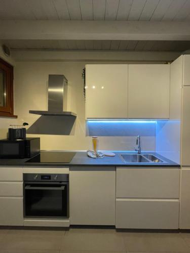 Foto dalla galleria di Amelie Apartment a Desenzano del Garda