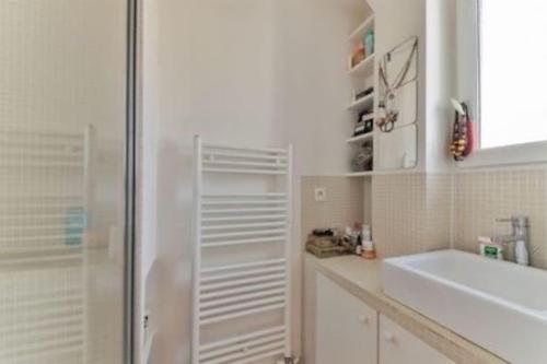 Cute 1-bed flat near Opéra, Montmartre,Martyrs St