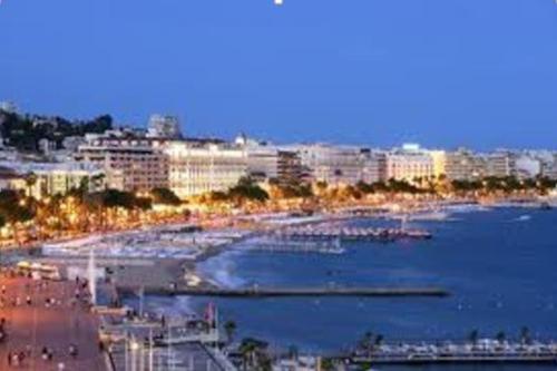 Cannes 2pièces Croisette Martinez