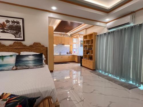 Kuchyň nebo kuchyňský kout v ubytování 3BR Oceanfront Vacation House in Lila, Bohol
