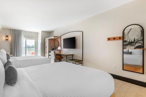 Katil atau katil-katil dalam bilik di Cambria Hotel Rehoboth Beach