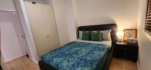 Postel nebo postele na pokoji v ubytování One-Bedroom apartment in Goldsbrough Suites