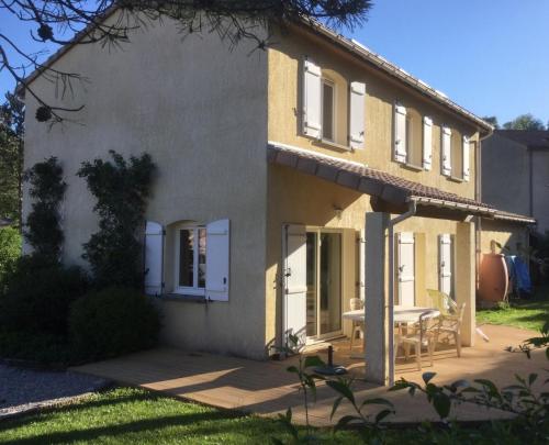 LE SECOND SOUFFLE Maison proche centre ville de Die tout peut se faire à pied gare SNCF marché U express rivière