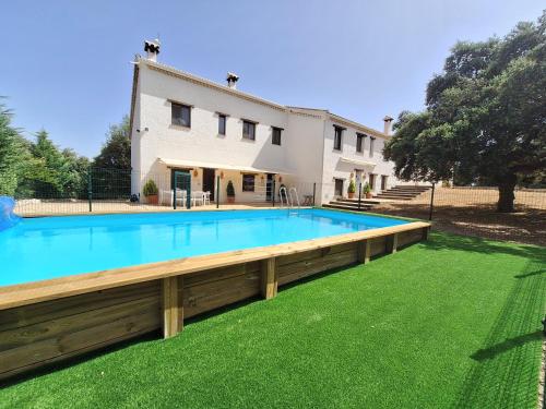 Bazén v ubytování El Pinar de la Lobera nebo v jeho okolí