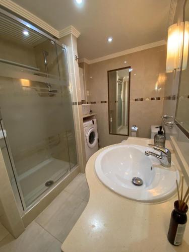 Apartamento en PYR con vistas al mar y puerto