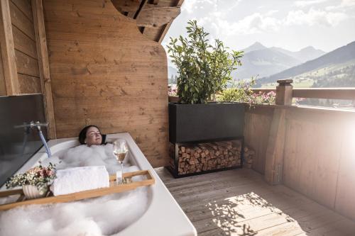 Nespecifikovaný výhled na hory nebo výhled na hory při pohledu z hotelu