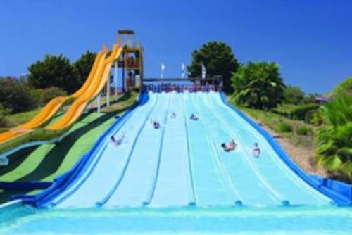 Photo de la galerie de l'établissement Casa Yayo al lado de Port Aventura, à Vila-seca