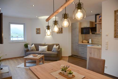 Un lugar para sentarse en Mountain View Appartements mit Blick