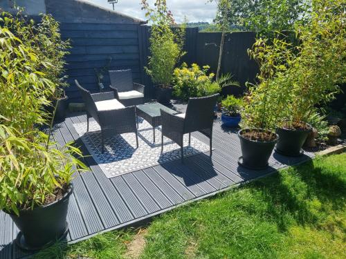 Zahrada ubytování Spoonley Apartment in Llansantffraid ym mechain