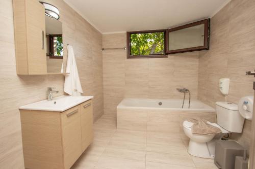 Bilik mandi di Villa Altura - With Private Pool