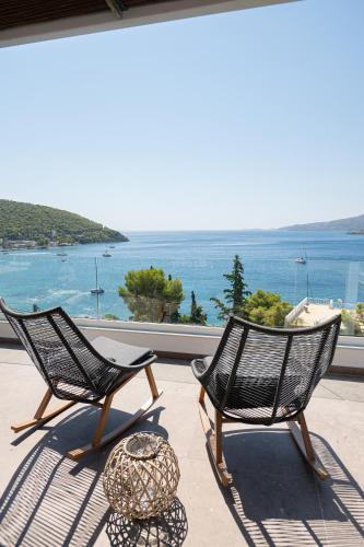 SEMIRAMIS Luxury Apartments