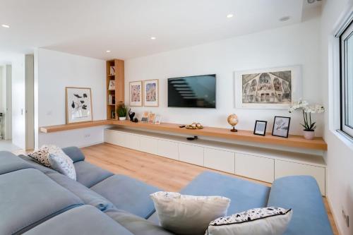 Luxurious 3 BDR House With Pool & BBQ by LovelyStay