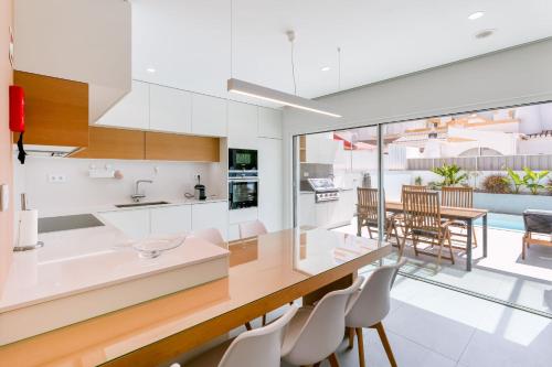 Luxurious 3 BDR House With Pool & BBQ by LovelyStay