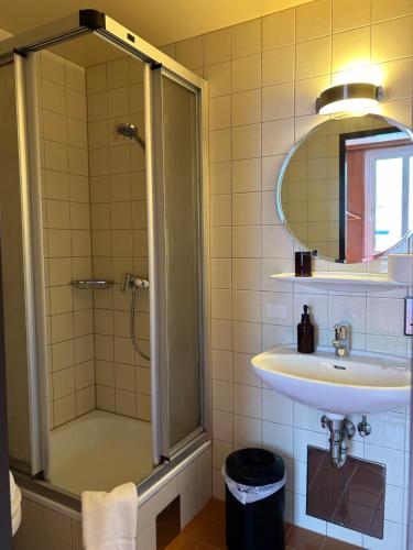 Gallery image of Honolulu Hotel in Bregenz
