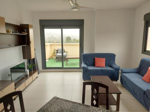 Zdjęcie z galerii obiektu Ático Aire del Andarax con terraza y aparcamiento entre el mar y desierto w mieście Viator