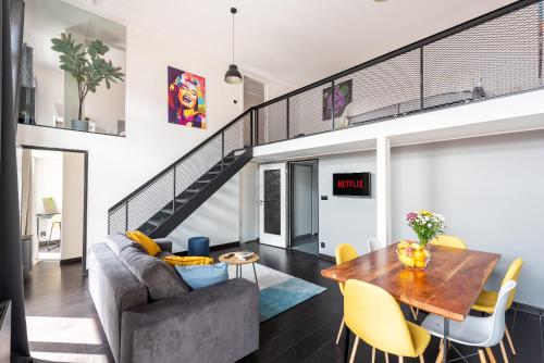 2-level apartments on Krizikova near the metro