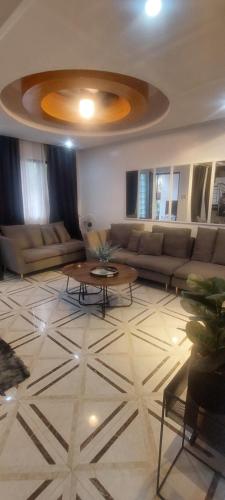 Maison Dos 3 bedroom, with 200mbps internet speed, netflix and airconにあるシーティングエリア