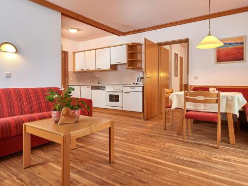 Kuchyňa alebo kuchynka v ubytovaní Apartment Sonnberg-1 by Interhome