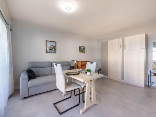 Apartment Le Copacabana by Interhome