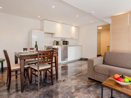 Dapur atau dapur kecil di Holiday Home Jade by Interhome