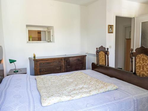 Postel nebo postele na pokoji v ubytování Holiday Home Alberto by Interhome