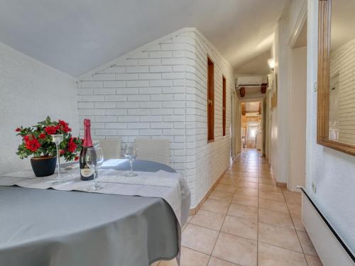 Apartment Floreano by Interhome
