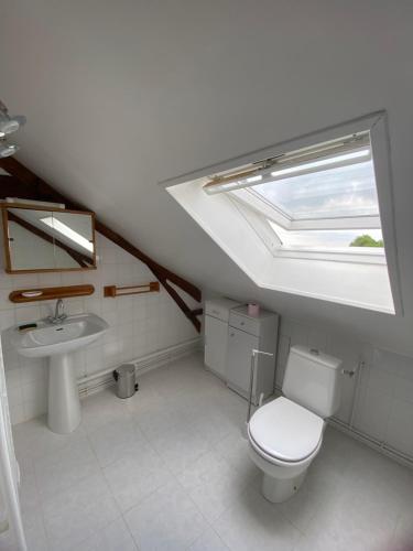 Ένα μπάνιο στο Le Camp Romain, maison familiale avec terrain