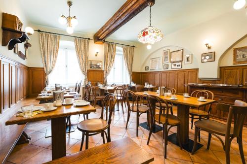 Restaurace v ubytování Hotel Leonardo