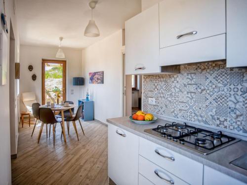 O bucătărie sau chicinetă la Apartment Albero di Giada by Interhome