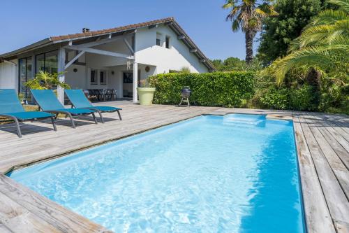 Jolie Maison Landaise Avec Piscine