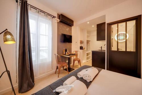 Stunning studio near Canal St Martin - DIVINE MOON