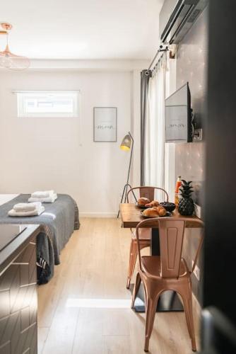 Stunning studio near Canal St Martin - DIVINE MOON