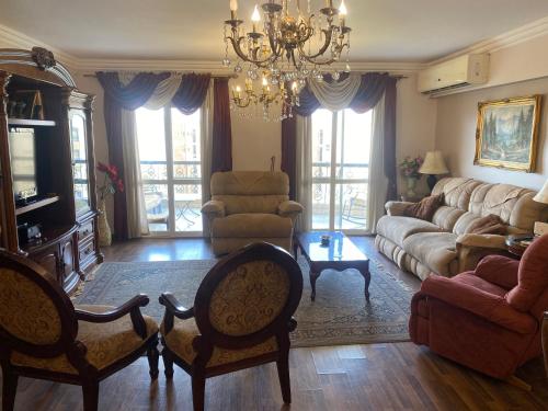 Elegant and Spacious Luxury Apartment in Al Rehab gated community, New Cairo