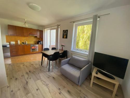 Dapur atau dapur kecil di Apartament Pomarańczowy - kawalerka w Śródmieściu