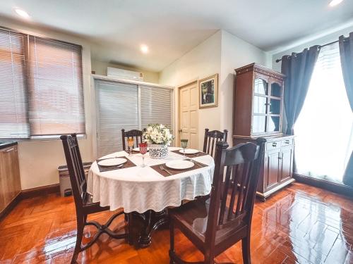 Gallery image of Chez Moi Bangkok Private Executive Residence Sukhumvit 26 in Khlong Toei