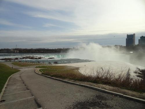 a view of the niagara river with niagara falls at Rainbow Bed & Breakfast in Niagara Falls
