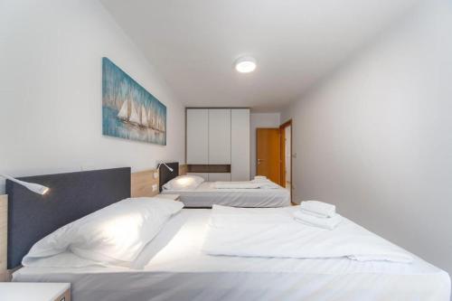 Garden Sunset Suite Apartment
