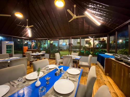 Гостиная зона в Shelton Blu Resort By Mango People