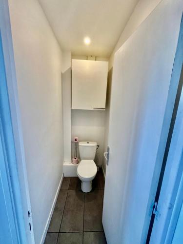 Ένα μπάνιο στο Appartement La K-ZA